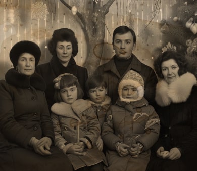 Large family group portrait, showcasing multi-generational heritage